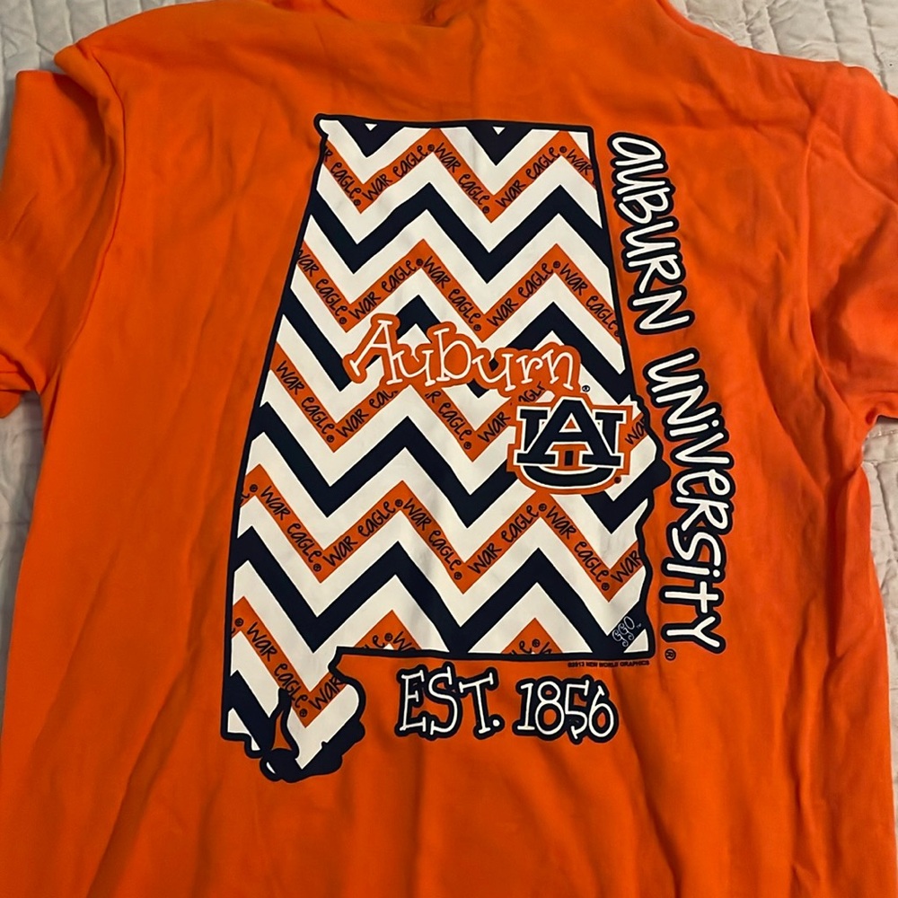 Girlie girl Auburn tshirt NWT size Small
